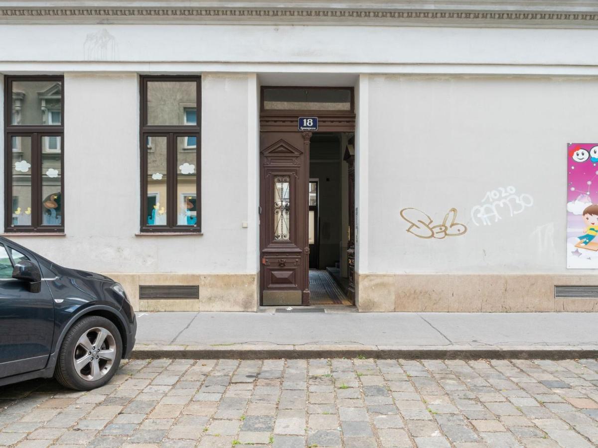 Elegant Apartment In Vienna With Patio Exterior foto